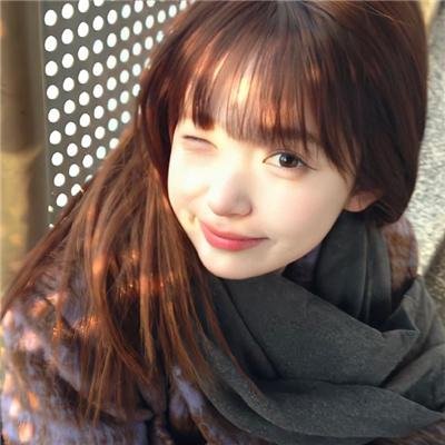 女孩不微笑海报